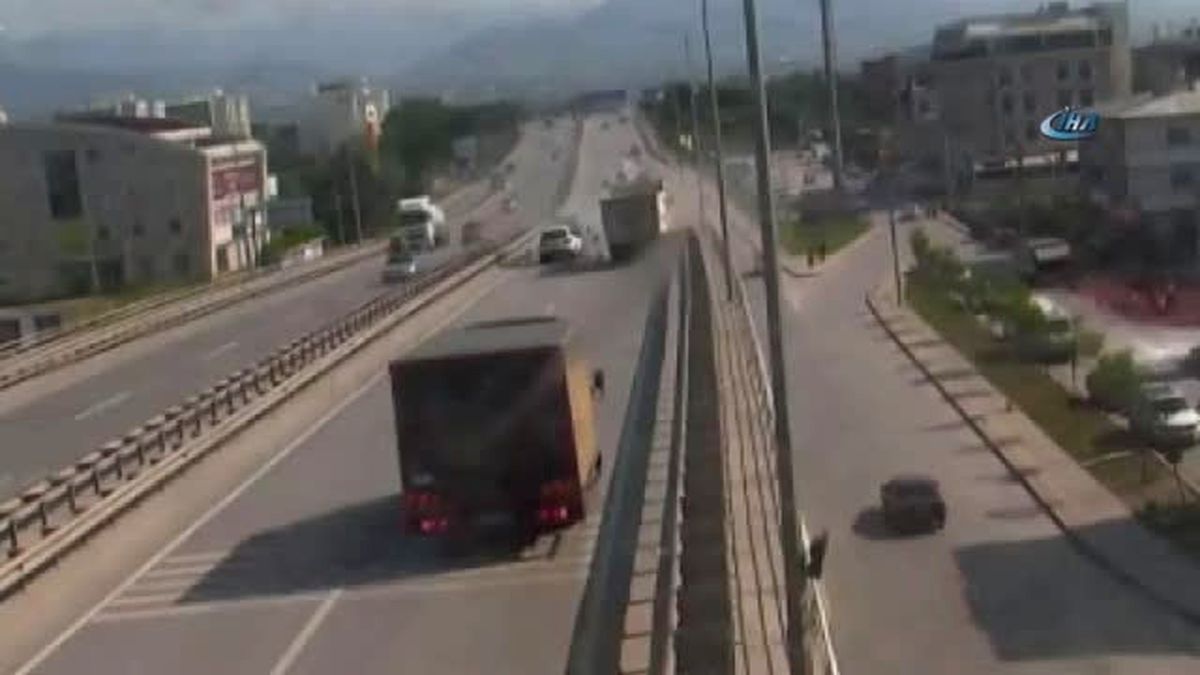 Kocaeli'de Bir Kişinin Öldüğü Kaza Kamerada