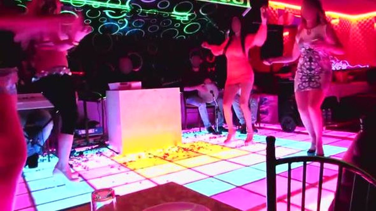 Yeni Evli Çiftin Altınlarını Çalan Hırsızdan Biri Pavyonda Alem Yaparken Yakalandı