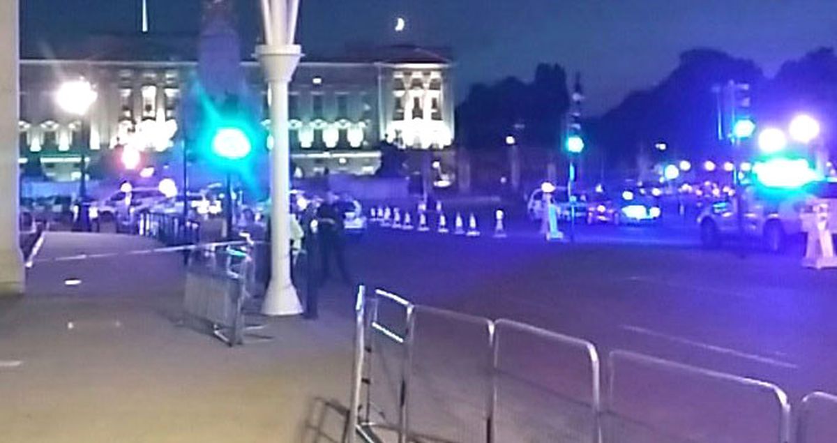Londra'da Polise Kılıçlı Saldırı!