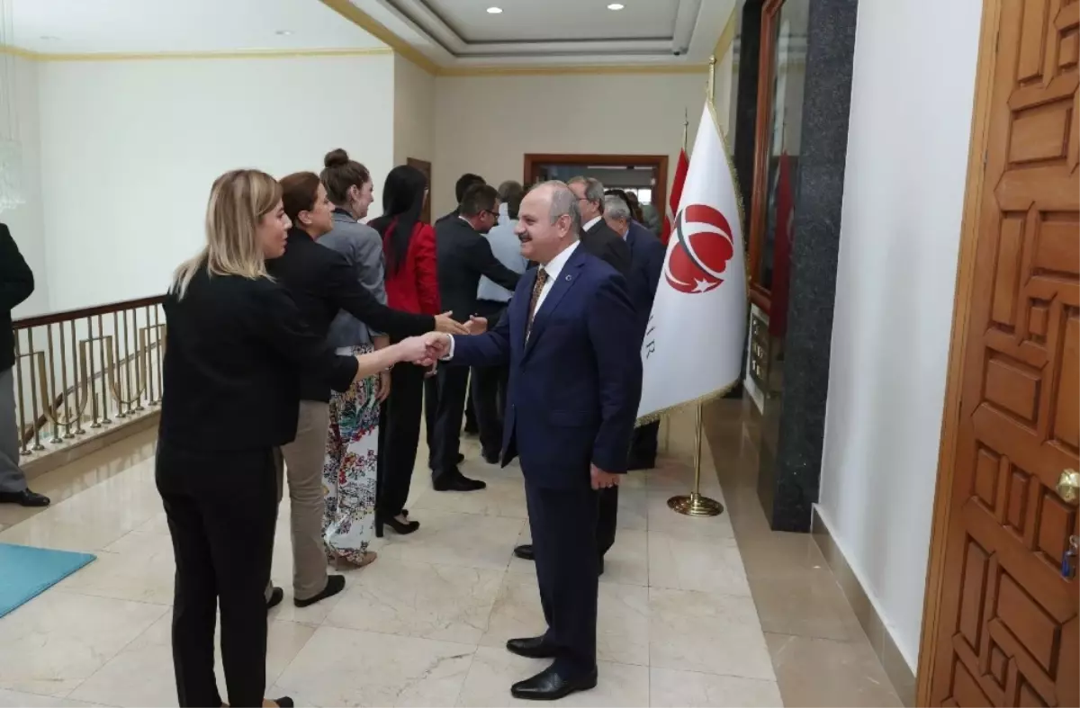 Vali Çakacak, Valilik Personeli ile Bayramlaştı