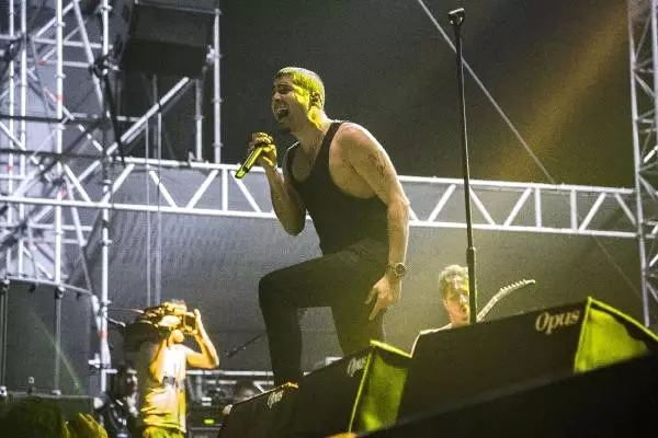Zeytinli Rock Festivali'nin İkinci Gününe Teoman Damgasını Vurdu Zeytinli Rock Festivali'nin İkinci Gününe Teoman Damgasını Vurdu