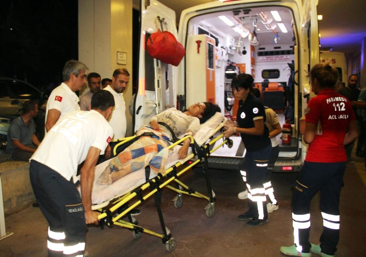 Şanlıurfa'da İki Aile Arasında Taşlı, Sopalı, Silahlı Kavga: 8 Yaralı