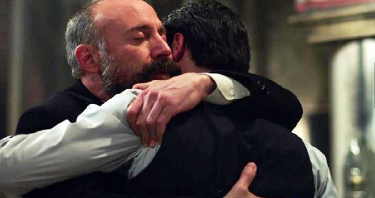 Vatanım Sensin'in Ali Kemal'i Kubilay Aka, Diziden Ayrıldı
