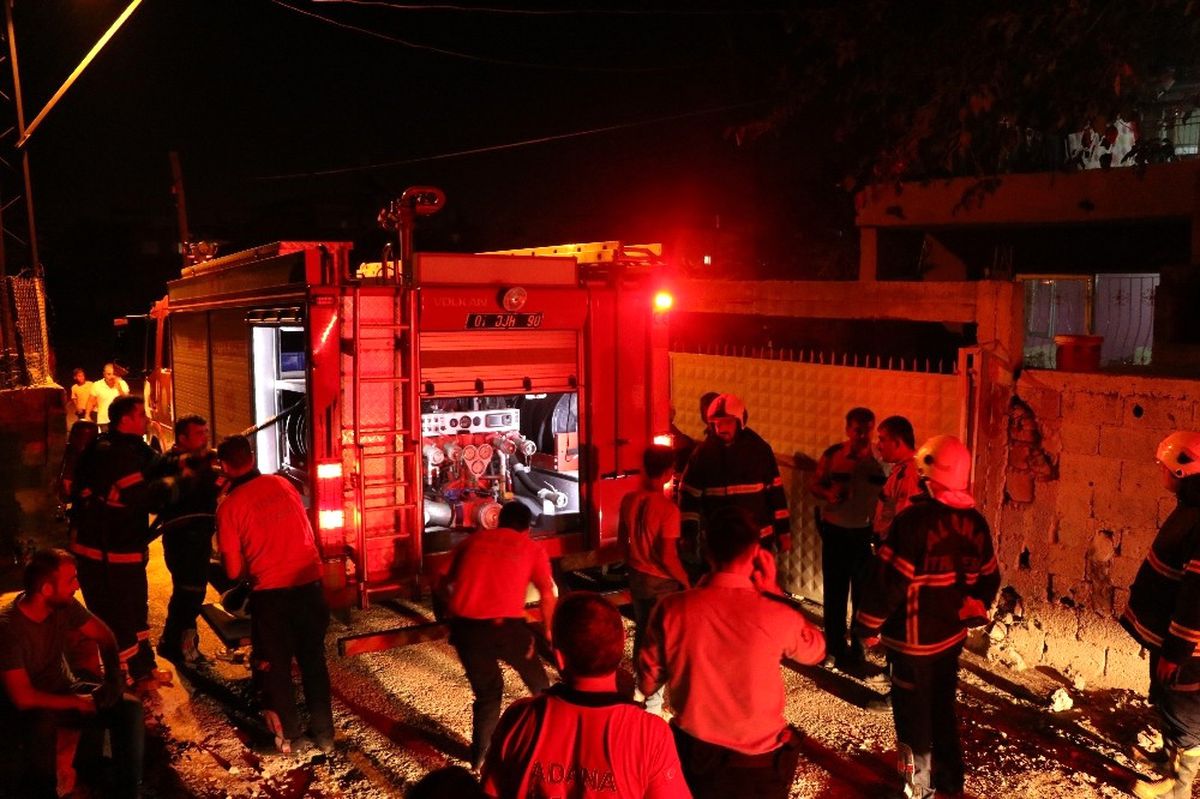 Adana'da Silahlı Kavga: 1'i Polis, 13 Yaralı!