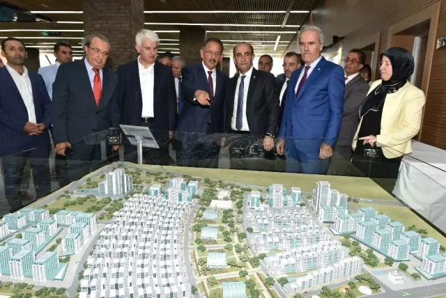 Bakan Özhaseki'den Yıldırım'ın Dönüşüm Üssüne Tam Not Bakan Özhaseki'den Yıldırım'ın Dönüşüm Üssüne Tam Not