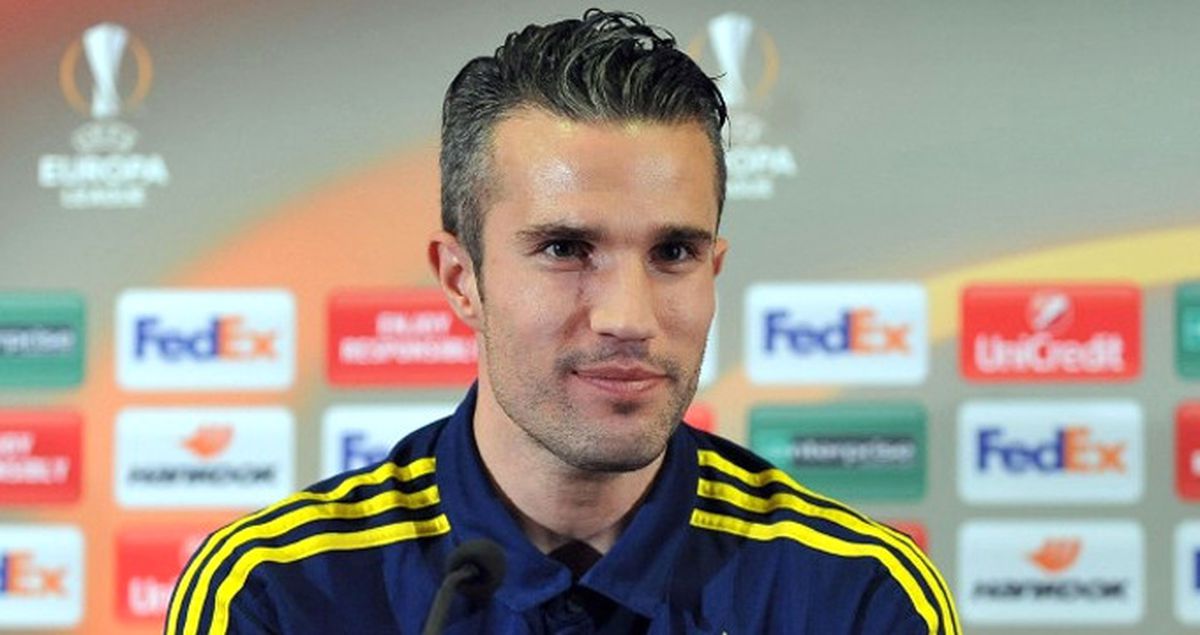 Fenerbahçe, Robin van Persie'nin Yerine Milik'i Düşünüyor