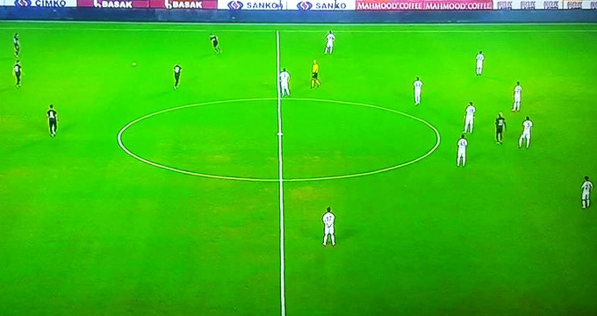 Gaziantepsporlu Futbolculardan Yönetime Protesto! Manisaspor Maçında Hareketsiz Beklediler