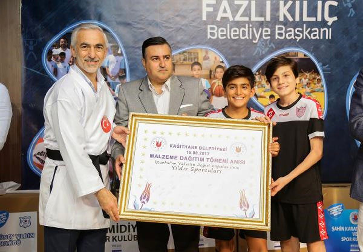 Kağıthane Belediyesi'nden Amatör Spor Kulüplerine Malzeme Desteği