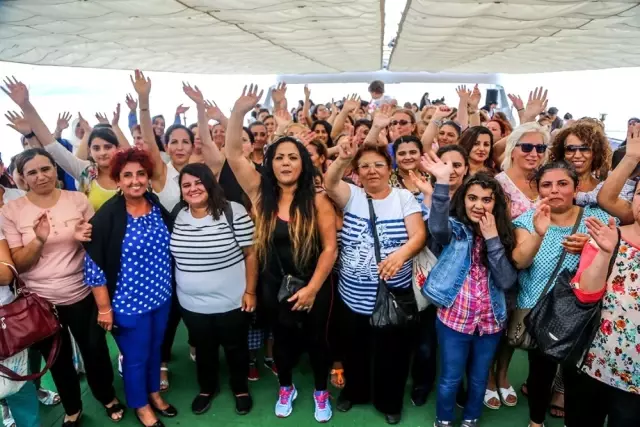 7 Bin Kadın Boğaz'la Buluştu