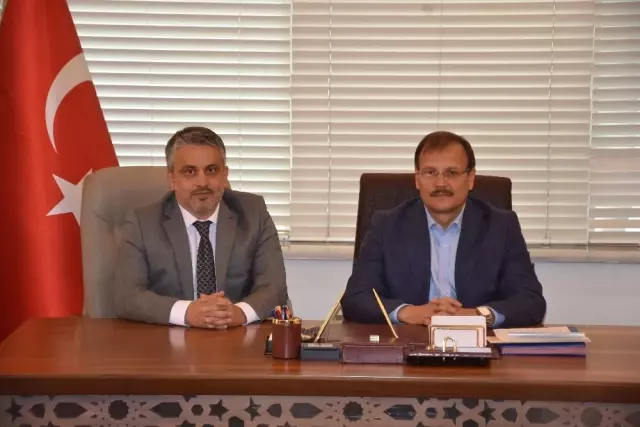 Başbakan Yardımcısı Çavuşoğlu'ndan Yeni İl Başkanı Salman'a Ziyaret Başbakan Yardımcısı Çavuşoğlu'ndan Yeni İl Başkanı Salman'a Ziyaret