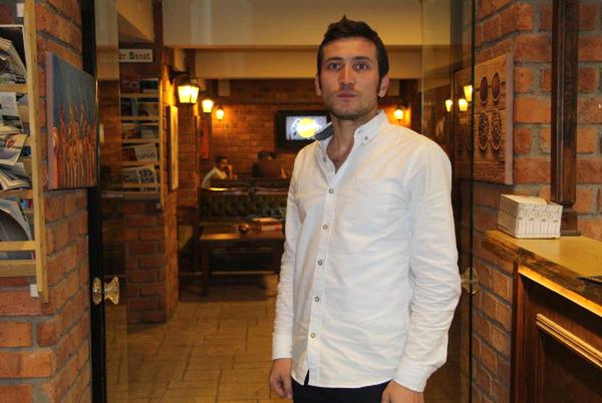 Kafenin Duvarındaki 1 Lirayı Bulana 11 Bin Lira Ödül