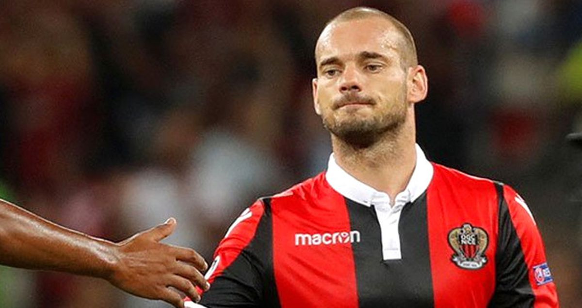 Taraftarlar Sneijder'den Memnun Değil: Çok Kebap Yemiş, Yerinden Kıpırdayamıyor