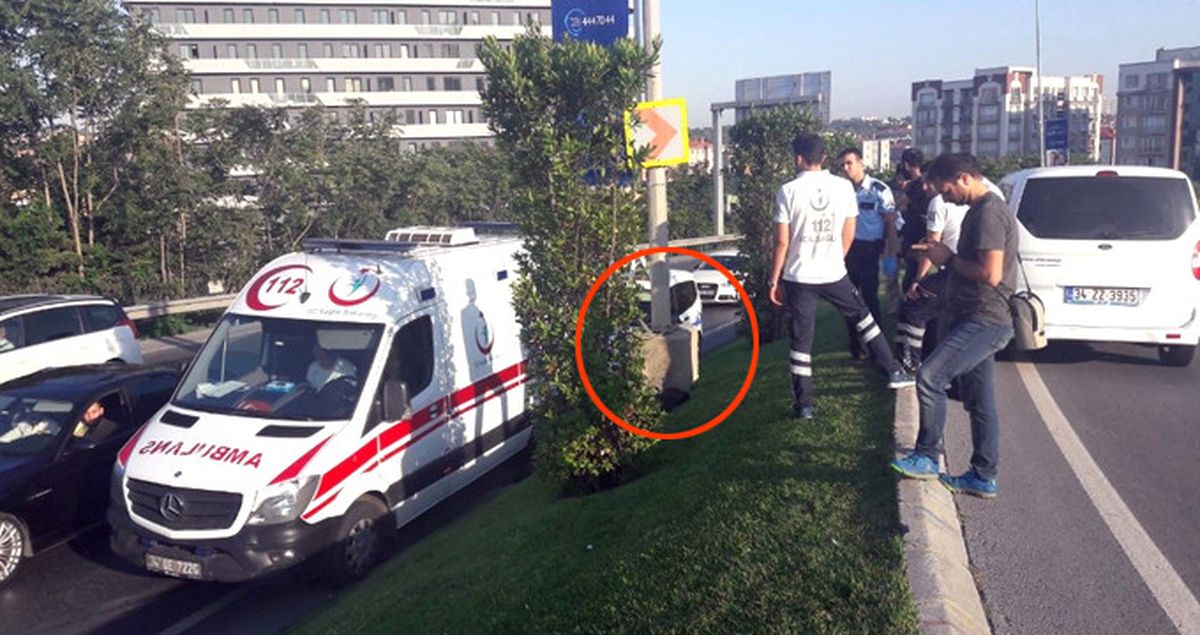 Zeytinburnu'nda Belediye İşçileri Tarafından Erkek Cesedi Bulundu