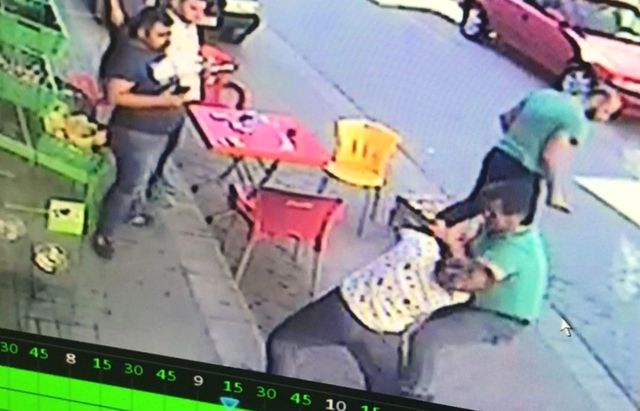 Sevgilisiyle Gördüğü Kocasını Sokak Ortasında Bıçakladı ile ilgili görsel sonucu