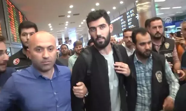 Fenerbahçe'nin Yeni Transferi Luis Neto, İstanbul'da