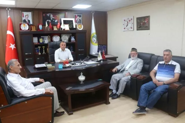 Geylani'den Kurtalan Belediye Başkanı Karaatay'a Ziyaret Geylani'den Kurtalan Belediye Başkanı Karaatay'a Ziyaret