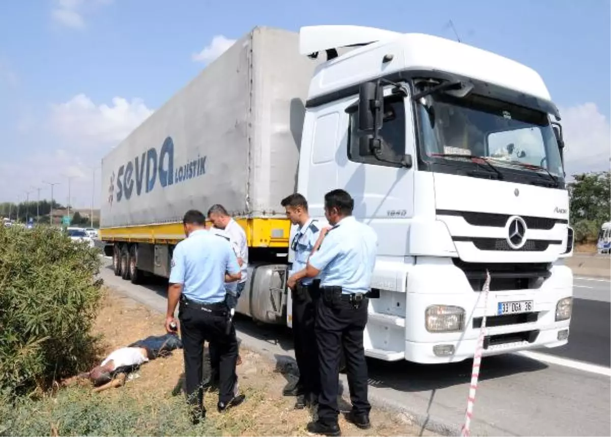 Tır Şoförü Ölü Bulundu