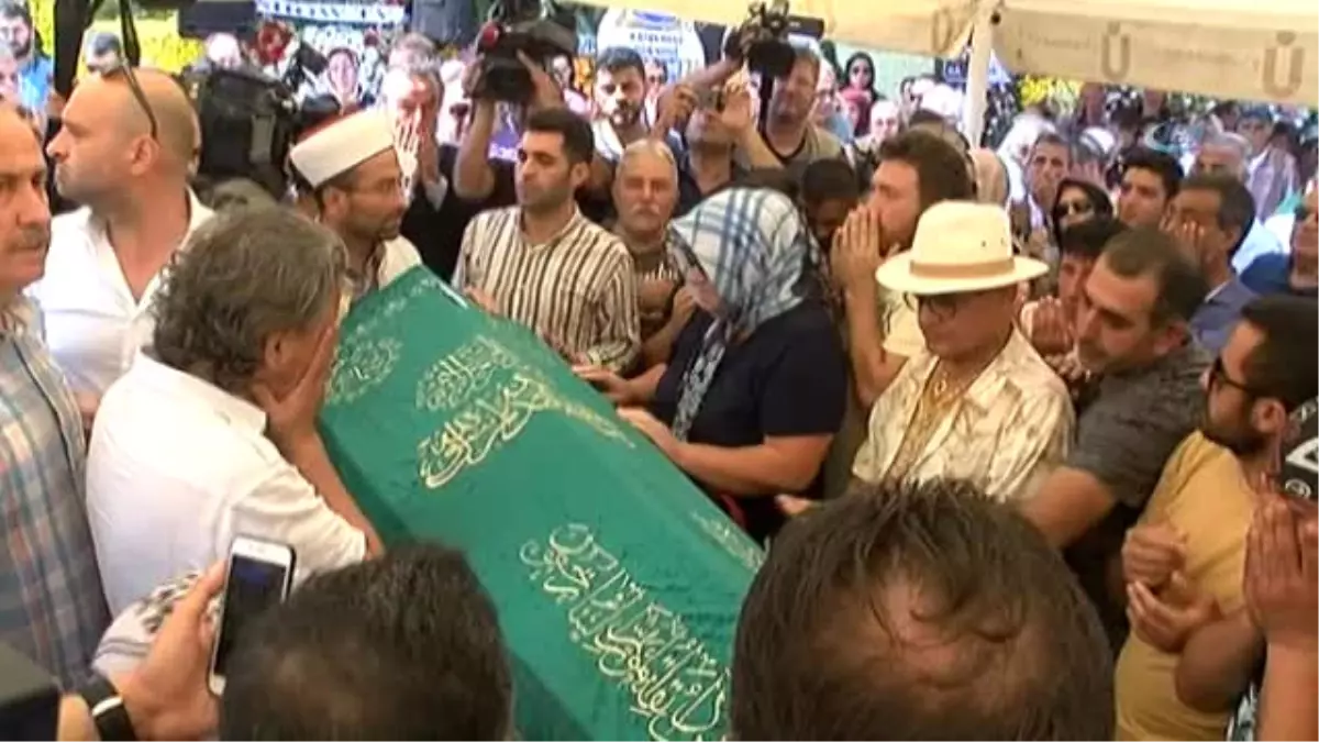 Tuğba Özay: 'Vatan, Sapkın Bir İnsanın Kurbanı Oldu'