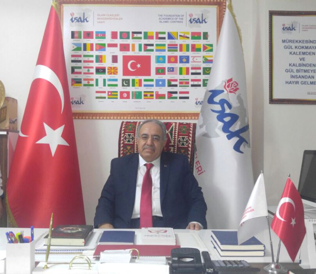 Prof. Dr. Bayram Altan 57 Ülkeyi Kapsayan Bir Vakıf Kurdu