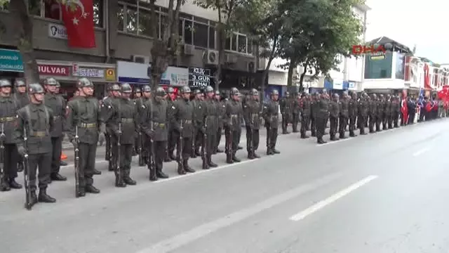 Sakarya Zafer Bayramı Adapazarı'nda Coşkuyla Kutlandı