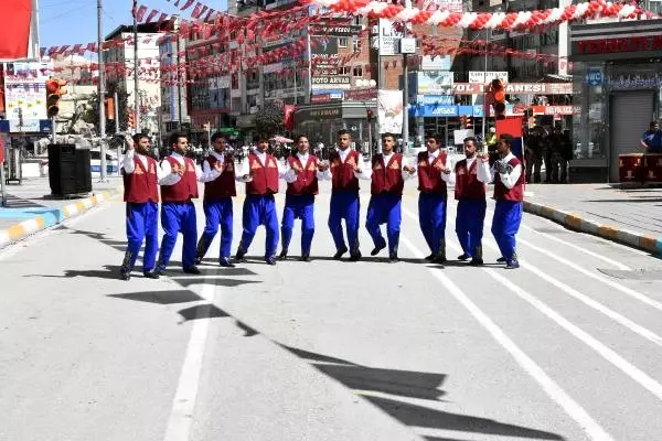Van'da 30 Ağustos Zafer Bayramı Kutlandı Van'da 30 Ağustos Zafer Bayramı Kutlandı