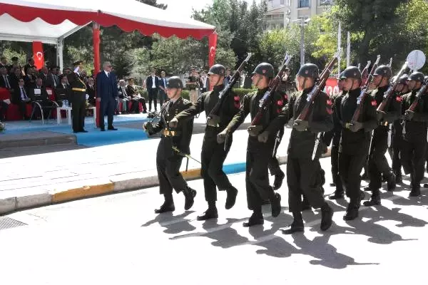 Van'da 30 Ağustos Zafer Bayramı Kutlandı Van'da 30 Ağustos Zafer Bayramı Kutlandı
