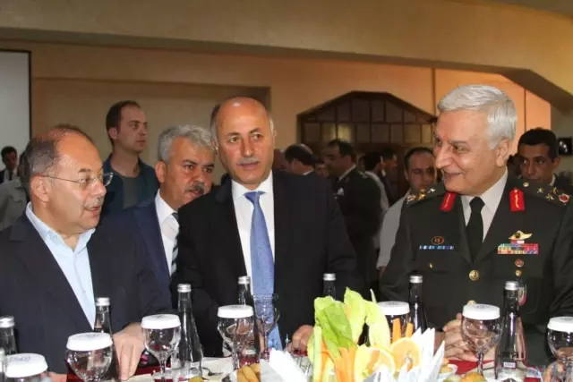 Tarihi Mekanda Bayramlaşma Tarihi Mekanda Bayramlaşma