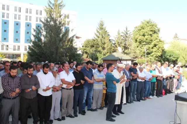 Van'da Arakanlı Müslümanlar İçin Gıyabi Cenaze Namazı Kılındı Van'da Arakanlı Müslümanlar İçin Gıyabi Cenaze Namazı Kılındı