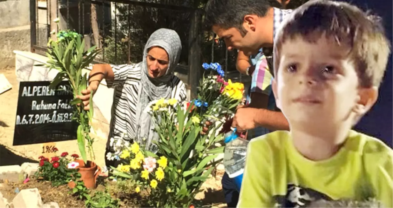 Bayramın En Acı Karesi! Alperen'in Mezarına Bırakılan Şeker ve Emzikler Yürekleri Dağladı