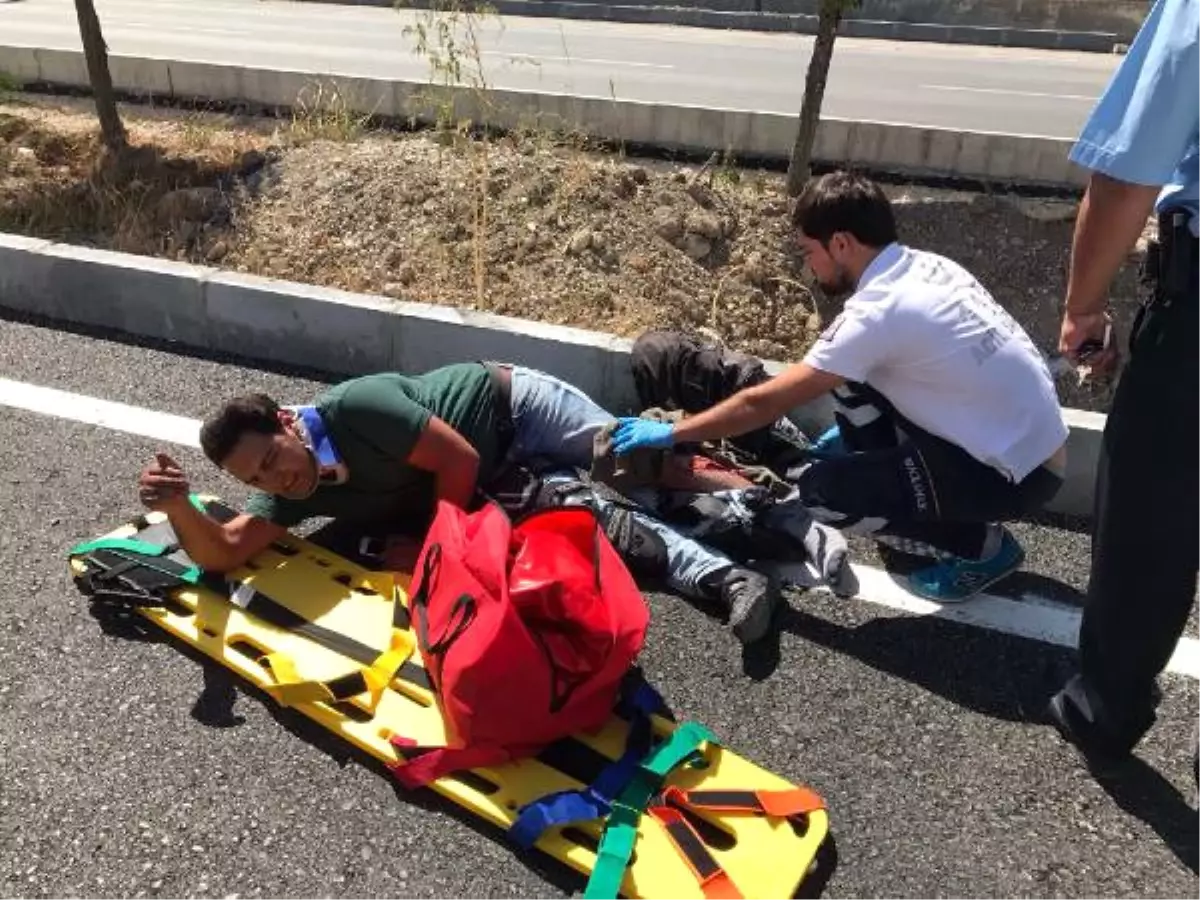 Dur' İhtarına Uymayan Motosiklet Sürücüsü Önce Polise Sonra Otomobile Çarptı