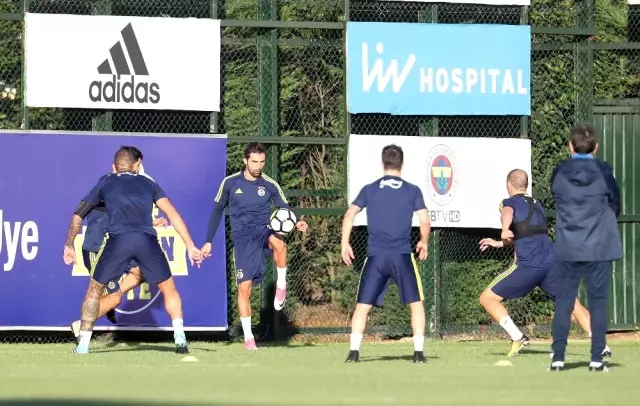 Fenerbahçe'nin Yeni Transferi Neto İlk Antrenmanına Çıktı