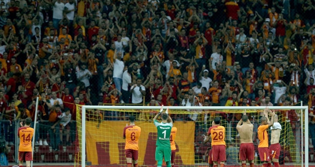 Galatasaray, Kombine Talebi Patlayınca Satışları Durdurma Kararı Aldı