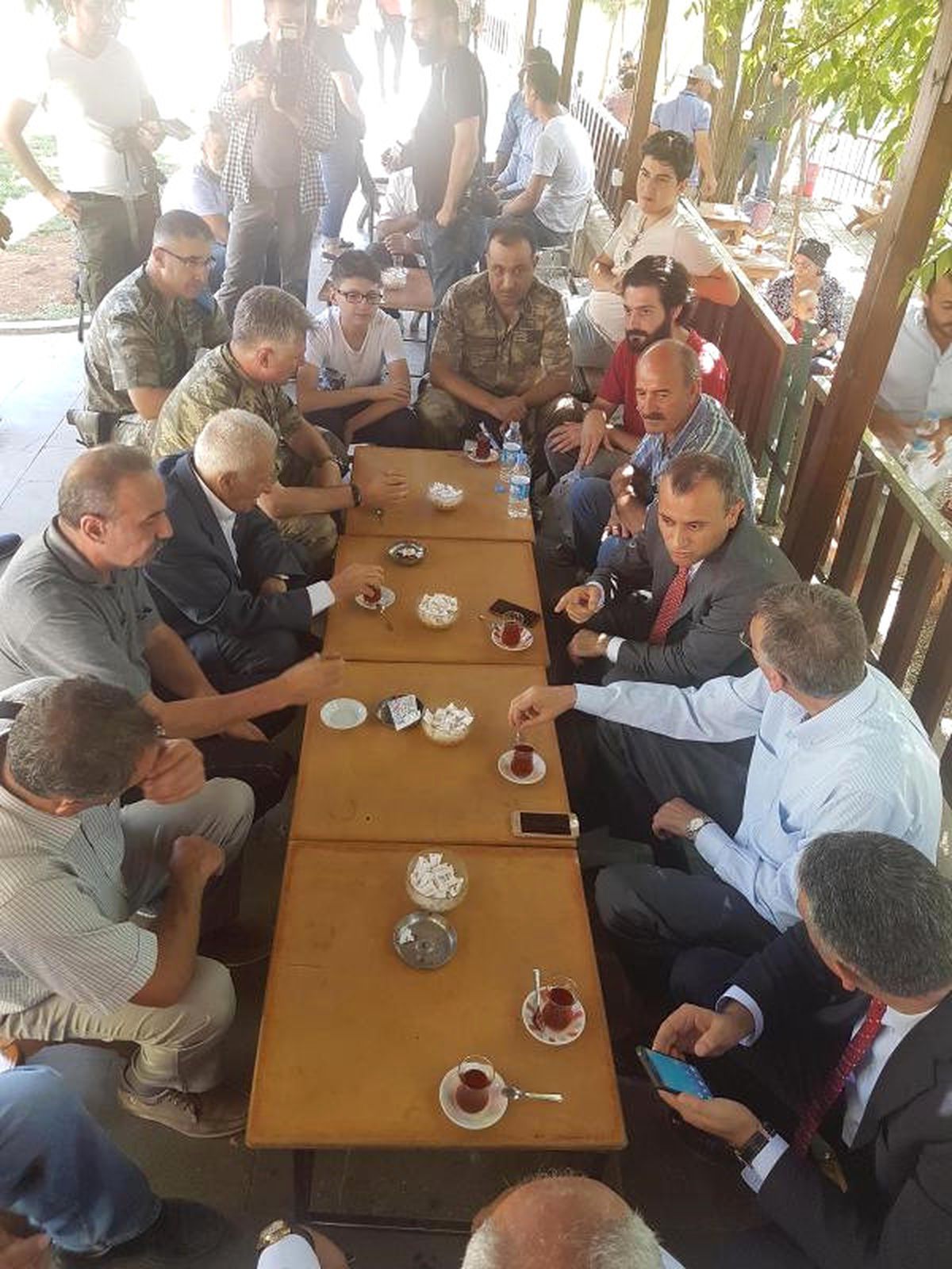 Tunceli'de Bir İlk! Valilik Bayramlaşma Programını Parkta Yaptı