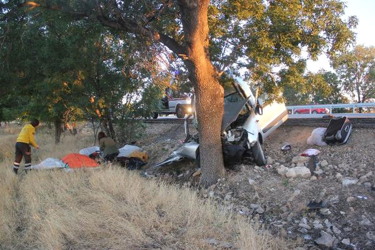 Karaman'da Kaza: Sürücü ve Eşi Öldü, Gelini ve Torunu Yaralı