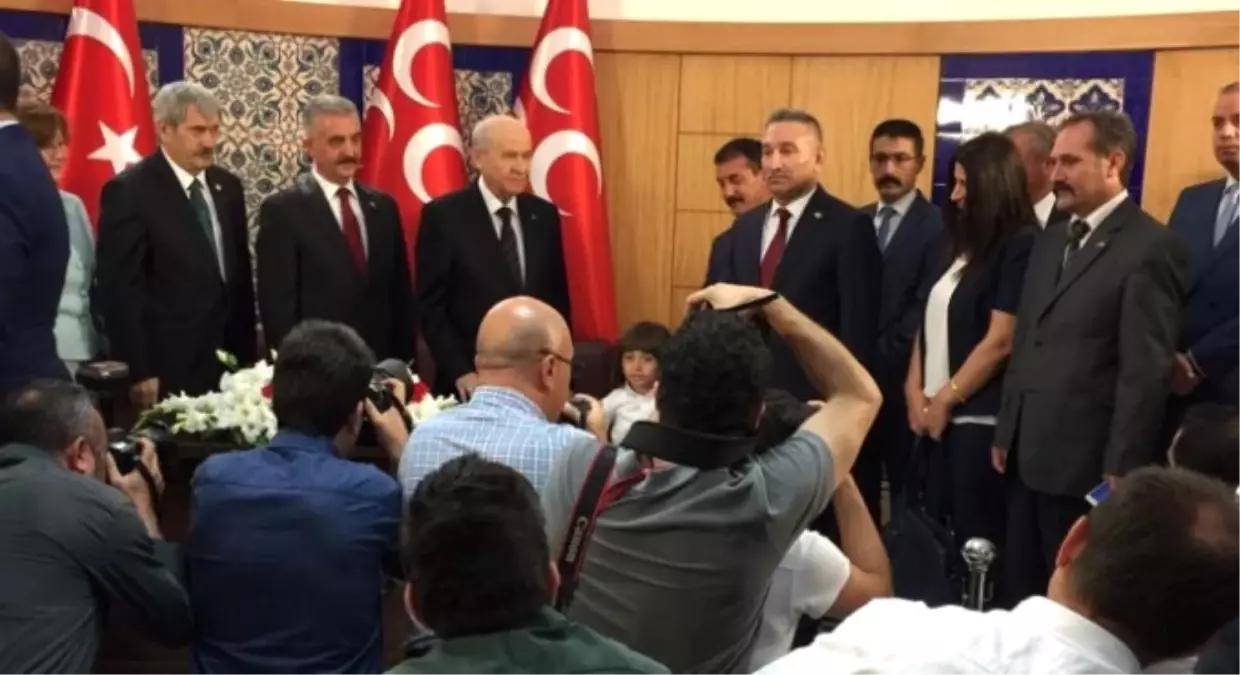 Kör Niko, Gündemin Önüne Geçti'