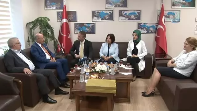 Kurban Bayramı Ziyaretleri Çerçevesinde AK Parti Heyeti MHP'yi Ziyaret Etti Kurban Bayramı Ziyaretleri Çerçevesinde AK Parti Heyeti MHP'yi Ziyaret Etti