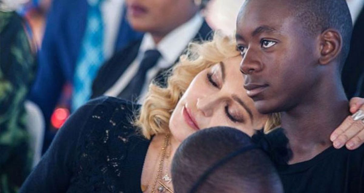Madonna, Evlatlık Oğlu Futbolcu Olacak Diye Portekiz'den 9 Milyon Dolara Ev Aldı