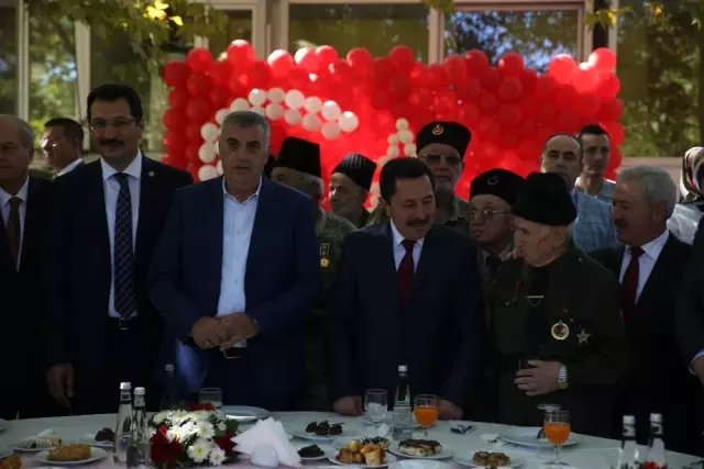 Sakarya'da İl Protokolü Bayramlaştı Sakarya'da İl Protokolü Bayramlaştı