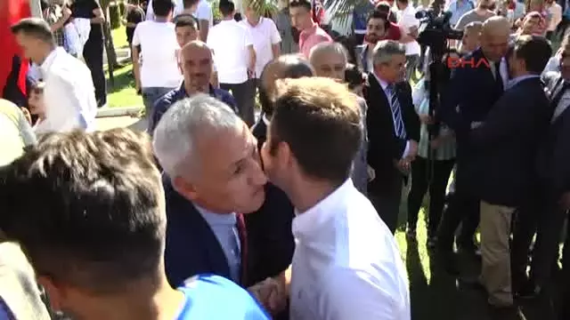 Trabzonspor Bayramlaştı, Bakan Soylu Transfer Müjdesi Verdi Trabzonspor Bayramlaştı, Bakan Soylu Transfer Müjdesi Verdi