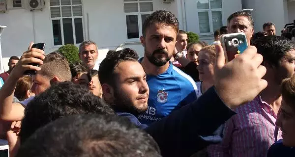 Trabzonspor Bayramlaştı, Bakan Soylu Transfer Müjdesi Verdi Trabzonspor Bayramlaştı, Bakan Soylu Transfer Müjdesi Verdi
