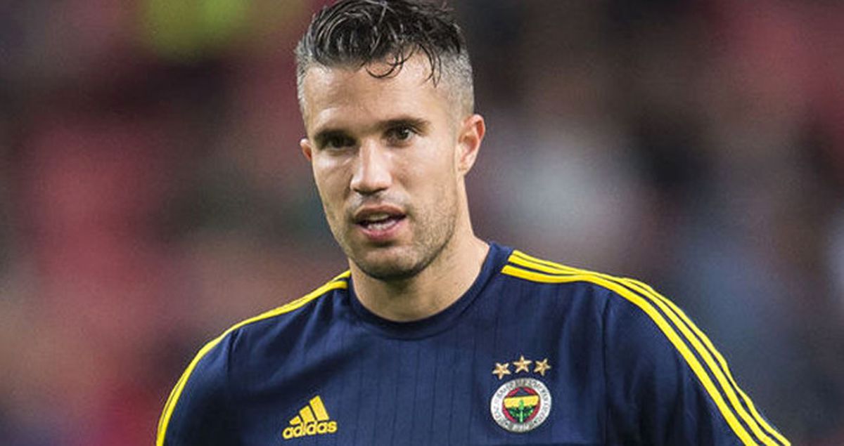 Alman Ekibi Hannover, Robin van Persie'nin Transferinden Son Dakikada Vazgeçti
