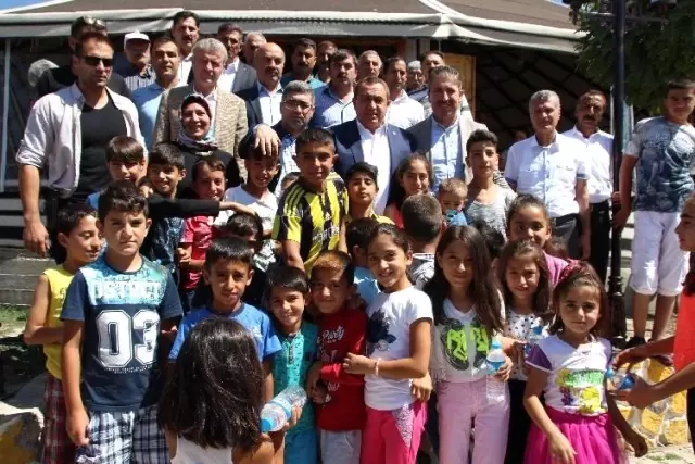Milletvekili Şimşek, Vatandaşlarla Bayramlaştı Milletvekili Şimşek, Vatandaşlarla Bayramlaştı