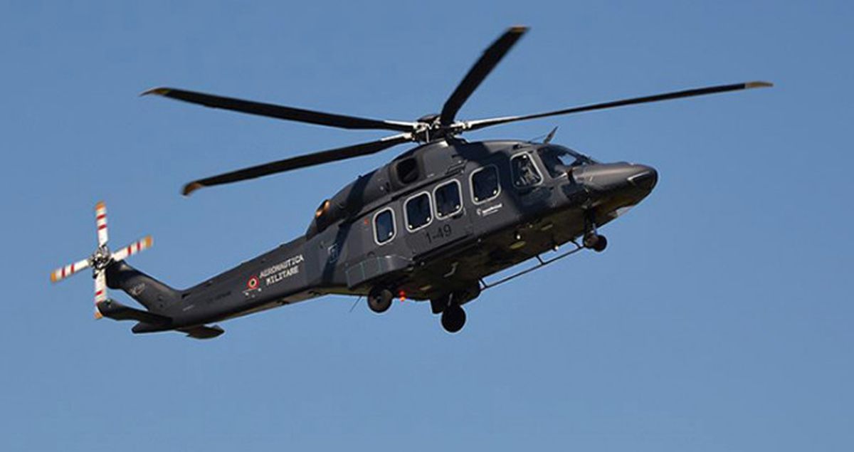 Belçika Ordusunun Hava Gösterisinde Pilot, Helikopterden Düştü