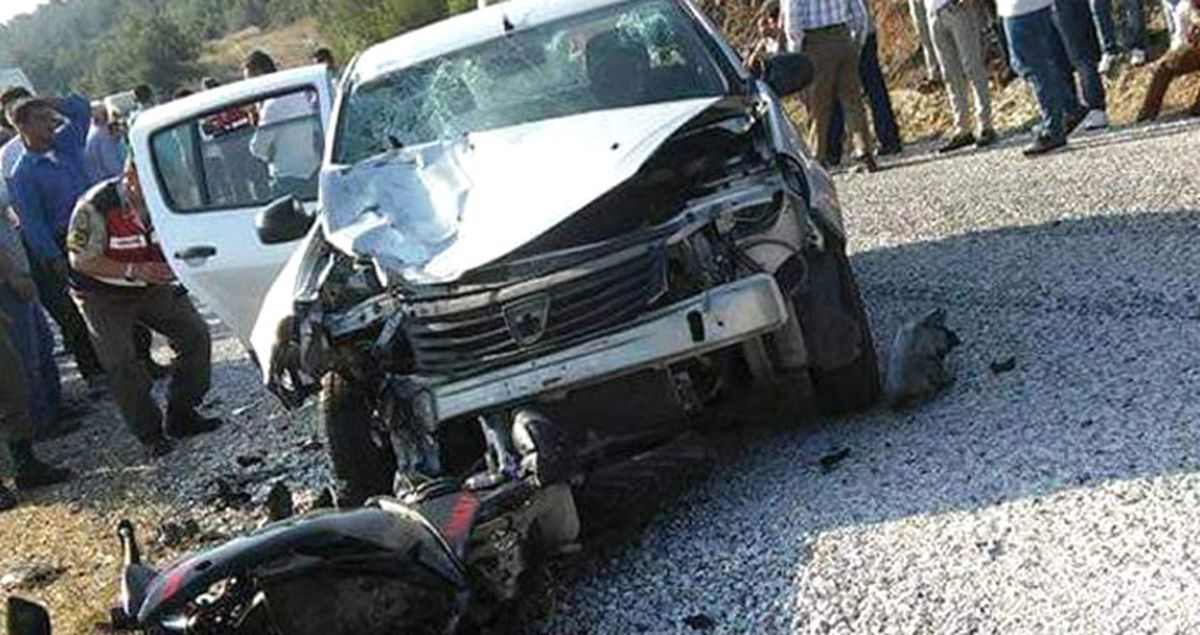 Bursa'da Motosikletle Otomobil Kafa Kafaya Çarpıştı: 2 Ölü!