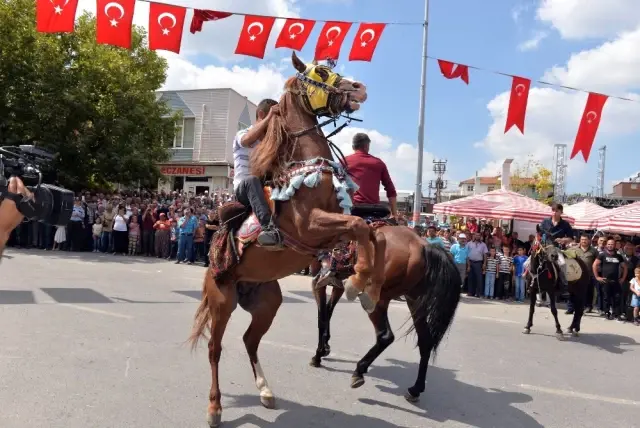 Gördes'in Düşman İşgalinden Kurtuluşu Kutlandı Gördes'in Düşman İşgalinden Kurtuluşu Kutlandı