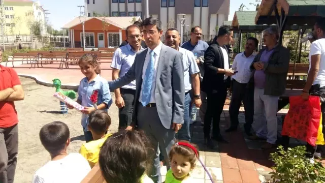 Kaymakam Kırlı Vatandaşlarla Bayramlaştı Kaymakam Kırlı Vatandaşlarla Bayramlaştı