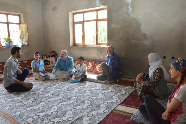Tuşba Belediyesinden İhtiyaç Sahibi Ailelere Destek Tuşba Belediyesinden İhtiyaç Sahibi Ailelere Destek