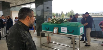 Duayen Gazeteci Doğan Yurdakul'un Cenazesine Soner Yalçın'ın Bakışı Damga Vurdu