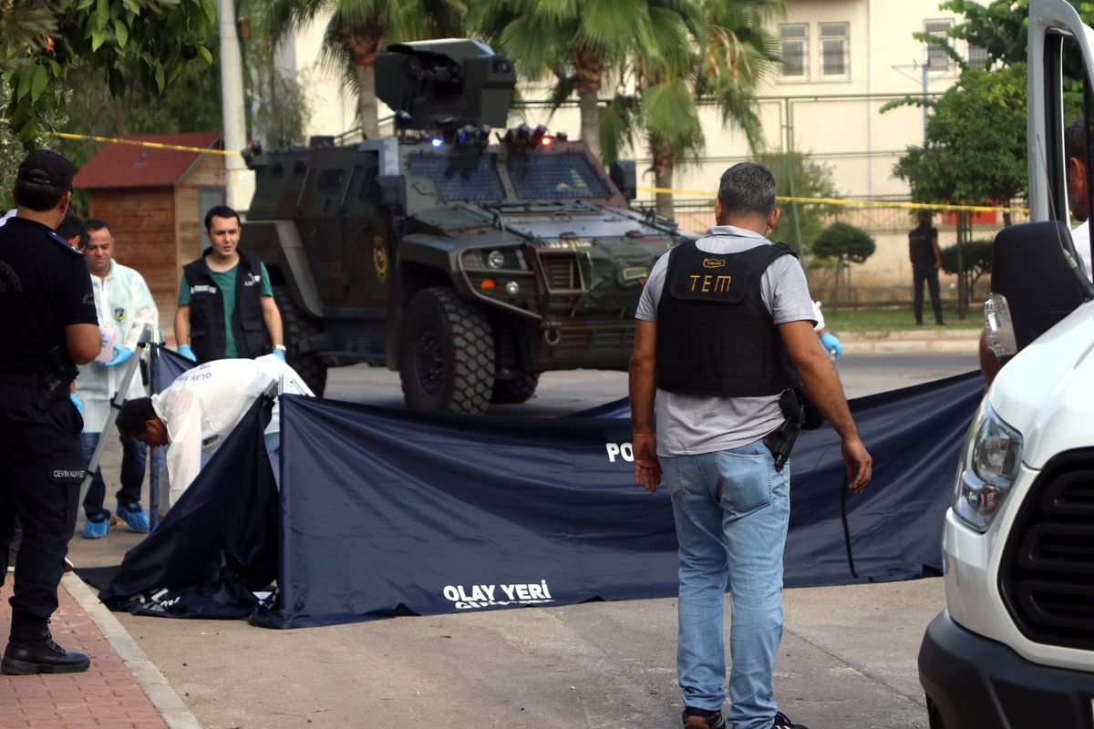 Mersin'deki Polis Karakoluna Saldırı Hazırlığındaki Canlı Bomba Vuruldu