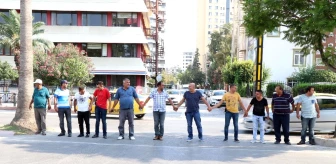 Seçim İçin Açılan Geçici Yol Kapatılmadı, Adanalılar Etten Duvar Örüp İsyan Etti